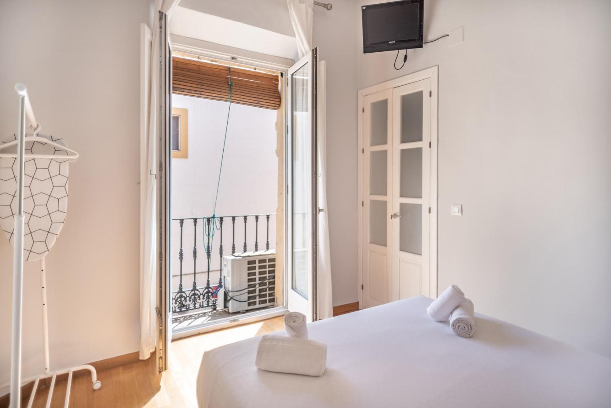 Appartamento Beautiful And Bright- 1Bd 1Bth- Center Siviglia Esterno foto