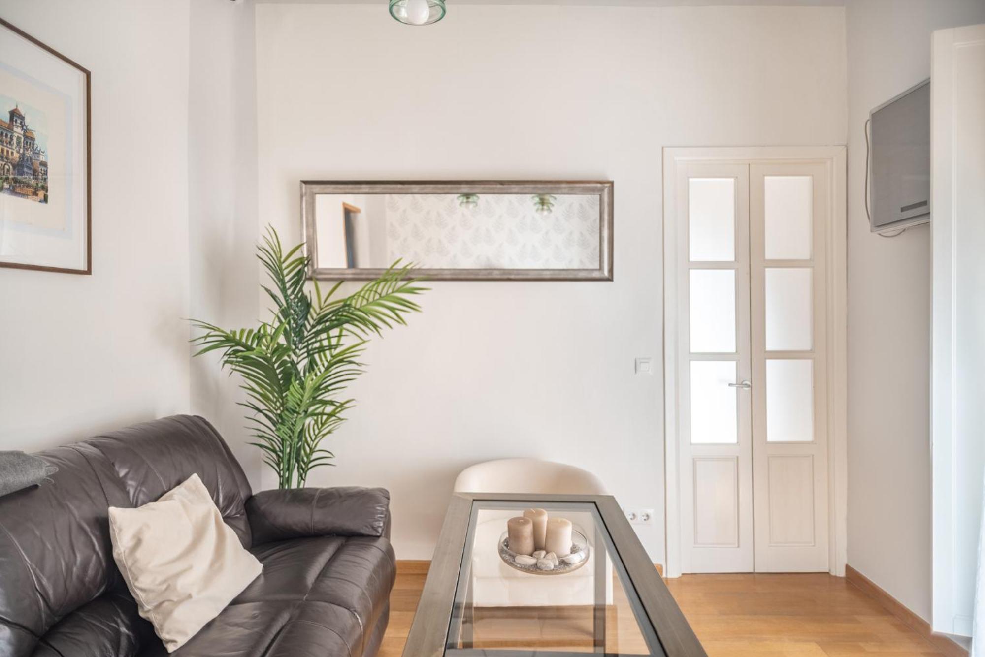 Appartamento Beautiful And Bright- 1Bd 1Bth- Center Siviglia Esterno foto