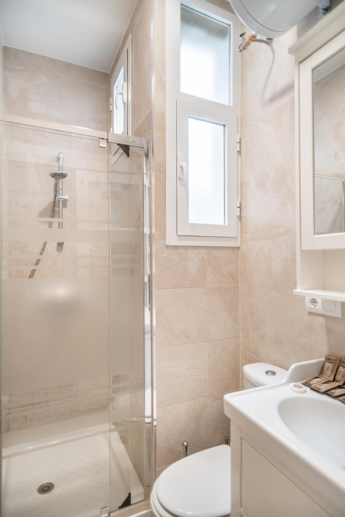 Appartamento Beautiful And Bright- 1Bd 1Bth- Center Siviglia Esterno foto